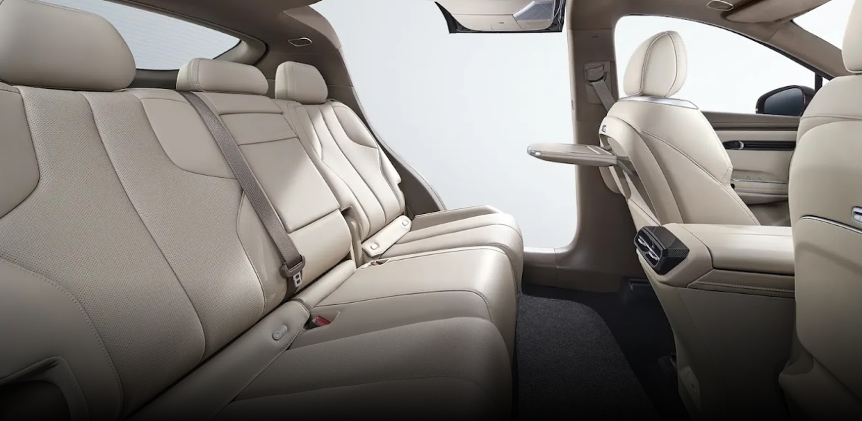 AION Hyptec HT — Interior 2